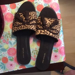 Ann Taylor Sandle Lepard Print New without box 7.5